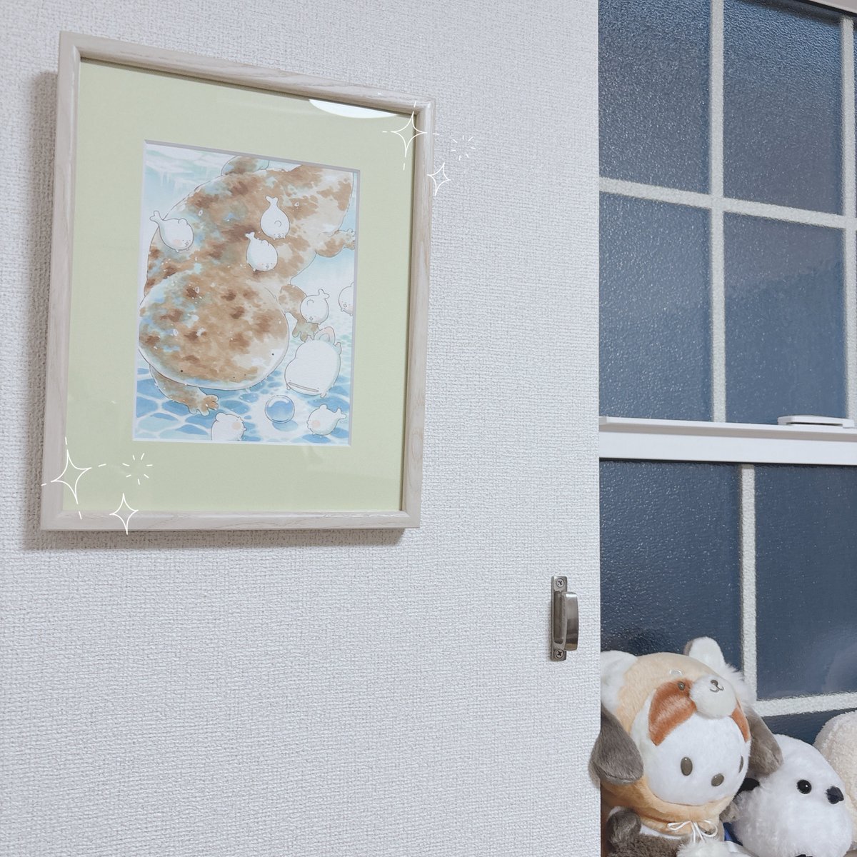aoumiin's tweet photo. 先日推しTOKYO144でお迎えさせていただいたモコ先生の原画が無事届きました✨️
オオサンショウウオの日にオオサンショウウオとうおマロちゃんの宝探しの絵が届くのが嬉しすぎて…😭✨
早速壁に飾らせて頂きました💎
これから毎日眺めれる幸せを噛み締めます…💭 https://t.co/rTq5h4G9os