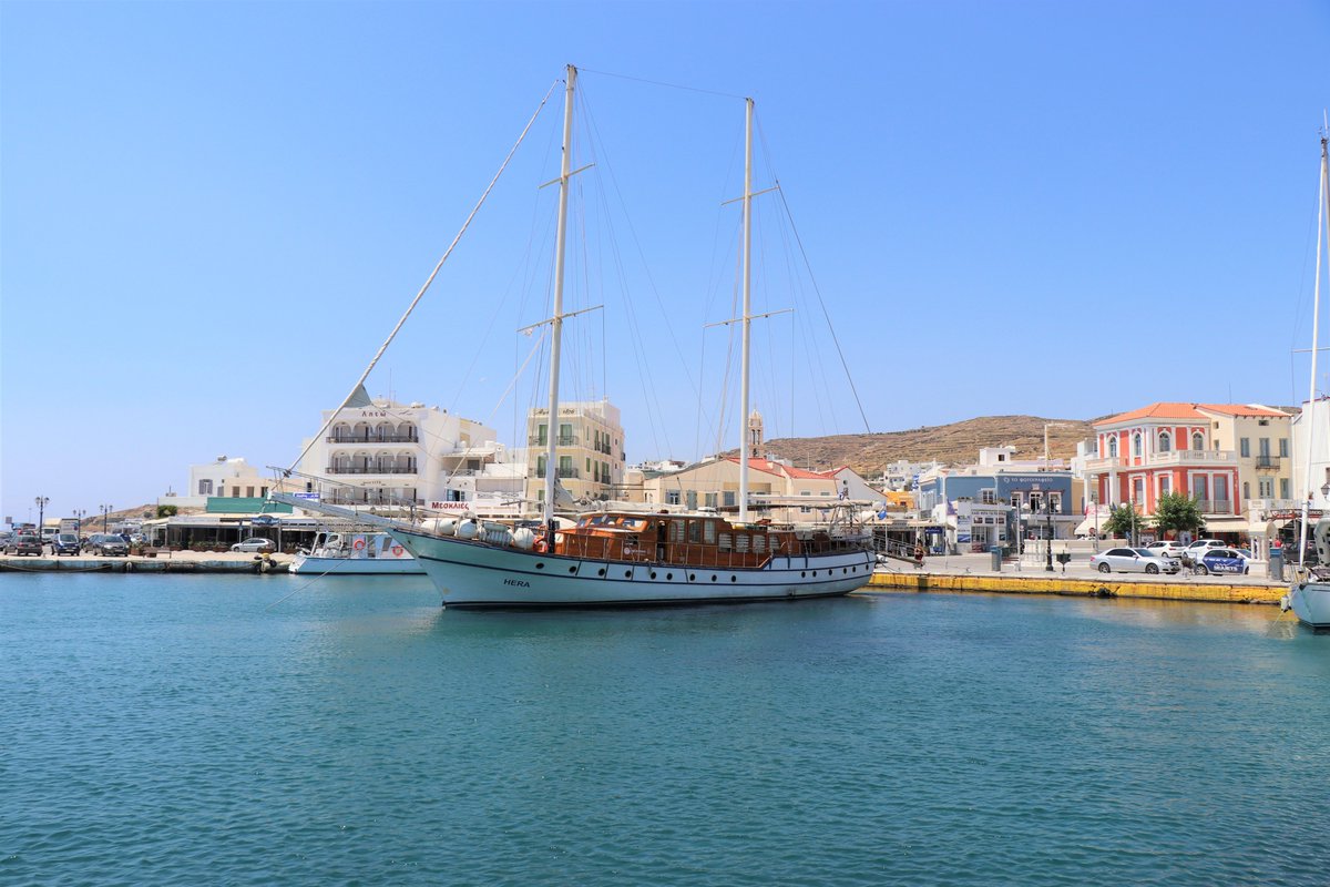 AstraeusHoliday's tweet photo. Beautiful Tinos town 
#tinos #greece #cyclades #travel #vacation #holidays https://t.co/7rDLVEwvvl