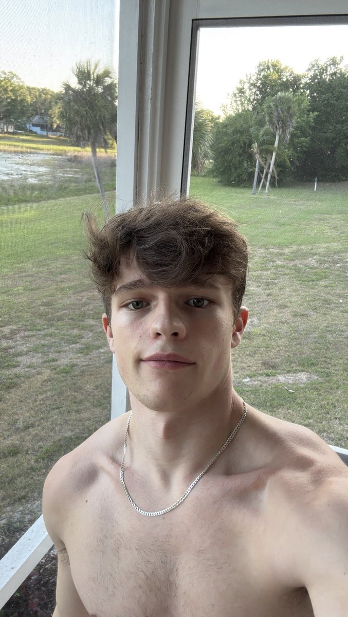JakePrestonk's tweet photo. Guess who just turned 25 (me&amp; my dick) https://t.co/D9SwTKxT72