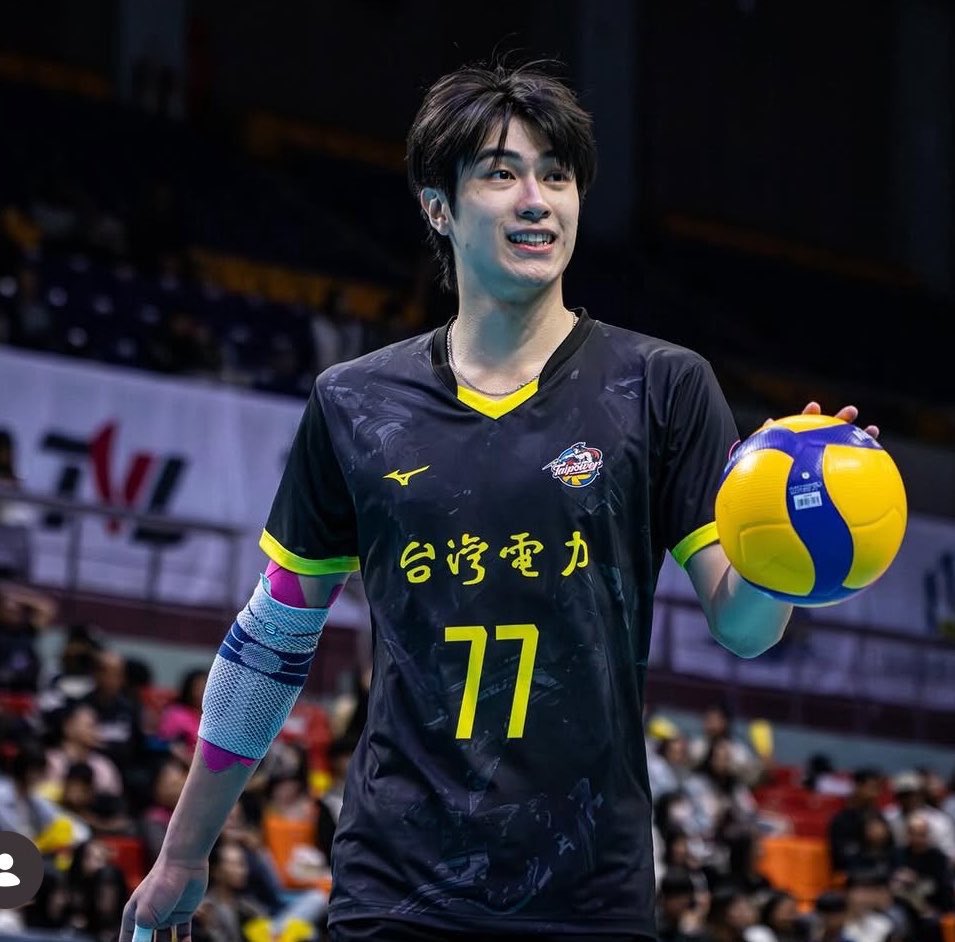 llostonme's tweet photo. นักกีฬาวอลเลย์บอล                 นักกีฬาไอซ์ฮอกกี้

หมายเลข 77                              หมายเลข 77 https://t.co/7cFaMskegm
