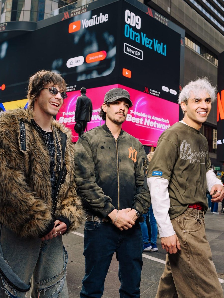 Ingridcastro150's tweet photo. @TommyHilfiger A estos preciosos @CD9  #cd9xtommyhilfiger https://t.co/E4UVw961ER