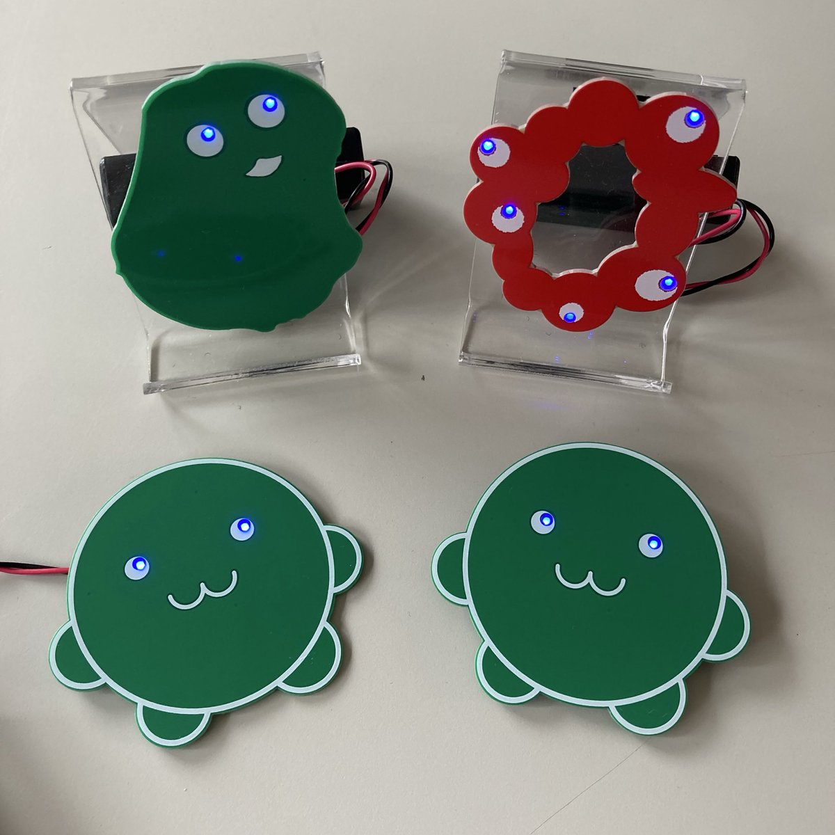 okini3939's tweet photo. 自称タマヌん基板製作士 がていねいに���田付けした 光る「タマヌん」バッヂ でけた
#横浜万博ナウル共和国ガーデン #ナウルくん https://t.co/N4MPPWTBRk