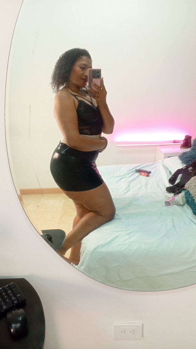 AnthonelaRusso's tweet photo. Hey Guys! I'm now LIVE on @Stripchat. Come play with me! 😈 #stripmenow #stripchat #stripchatlive 👉 https://t.co/htTRRZZsms https://t.co/ysU4ZHbzJU