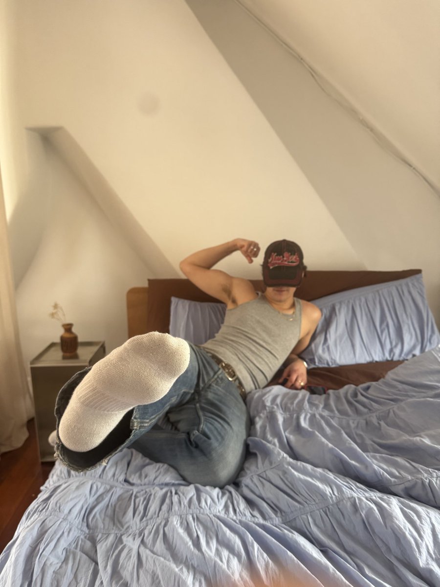 alpha_oli306's tweet photo. Sniff https://t.co/B1Lu9v2gwJ