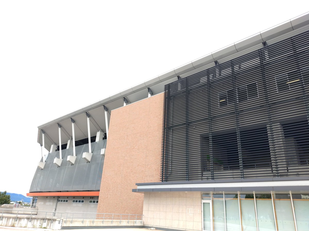 U_Paaaaar12's tweet photo. 雨が降ってきてしまい肌寒いです
試合の頃はもっと冷えるかも💦
試合、応援は熱く🔥ですが
さむがりさんは防��が必要かもです
#acnp https://t.co/kWhwCzMqsq