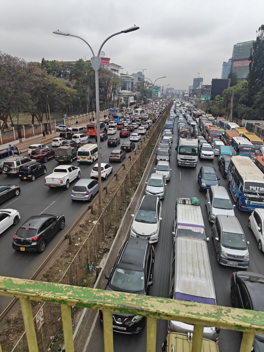 blukenyan's tweet photo. Avoid Waiyaki way to town. Ni mbaaaya. https://t.co/3Vs6XRY4dL