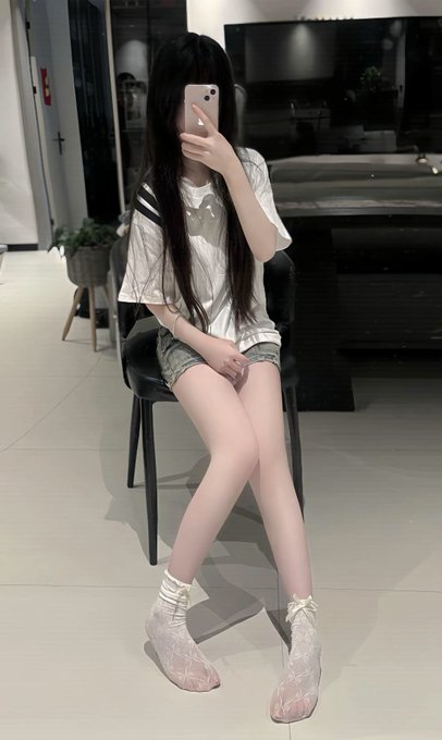 polimignacaa_'s tweet photo. 这个点还有真人吗                                                                                                      

           我睡不着想发照片🥰 https://t.co/fFORp85ZXQ