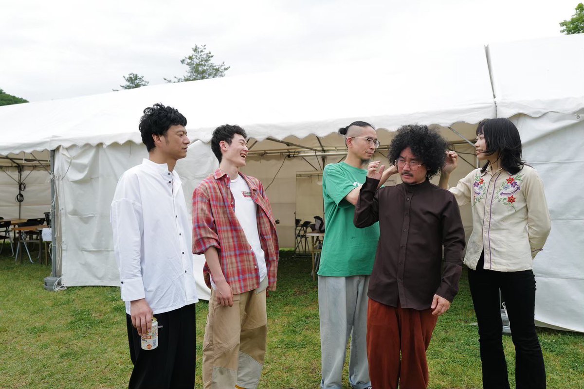 reitaro_jp's tweet photo. 【TODAY】

本日の奇妙礼太郎BAND🌹

奇妙礼太郎
中込陽大(Key)
村田シゲ(Ba)
CHIE HORIGUCHI(Gt)
窪田大志(Dr)

新宿ロフトにて19:00開演！
当日券もあるそうですので、お誘い合わせの上ぜひお越しください🍻
https://t.co/20O8isfQoL

#奇妙礼太郎 https://t.co/mmfEaRHjZL