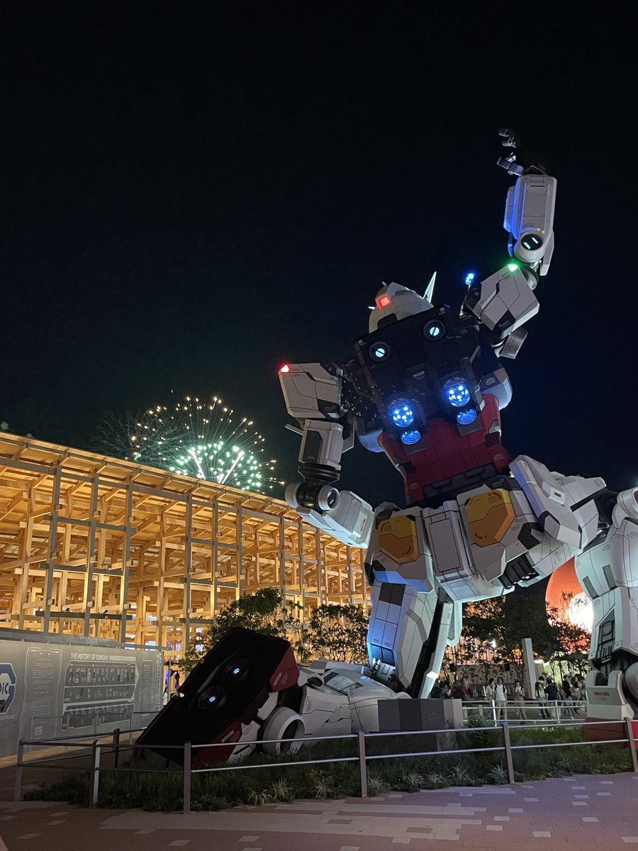 uritaros's tweet photo. #見た人もなにか無言で大屋根リングをあげる https://t.co/p975E2cBd9