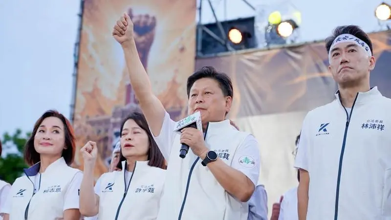 FundingRub99802's tweet photo. FT記者ヒレが番組で花蓮農村の票を全買収、現金を卓上に置き1票単価を交渉と暴露。地検が捜査、傅崐萁院長が「誰がいつどこで」と証拠要求。民進党は沈黙し国民党時だけ買収騒ぎ。同理屈なら2016年53.77%の蕭美琴元立委も買収か。一県を侮辱し緑営は外国メディアの汚職扱いを選挙利用するな https://t.co/QUyzENeDw3