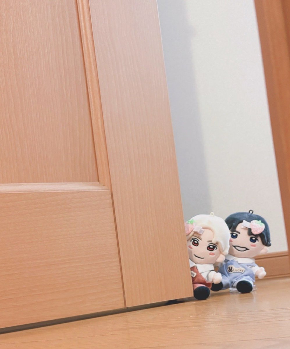 Pen_PentaDR0515's tweet photo. （おそと、あめやで）°。
　　　　（おへやでいっしょに
　　　　　　おやつたべよぉ！）°。 https://t.co/Xk9DQxGnTt