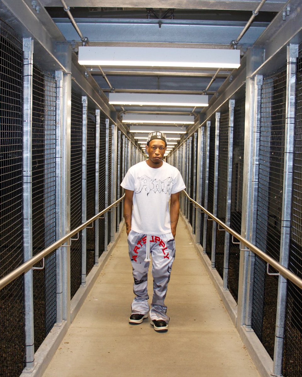 TheSpiffyLife_'s tweet photo. Wellness check ☑️ I’m still around #spiffylife #artsply #nyc https://t.co/DBcwebHXYw