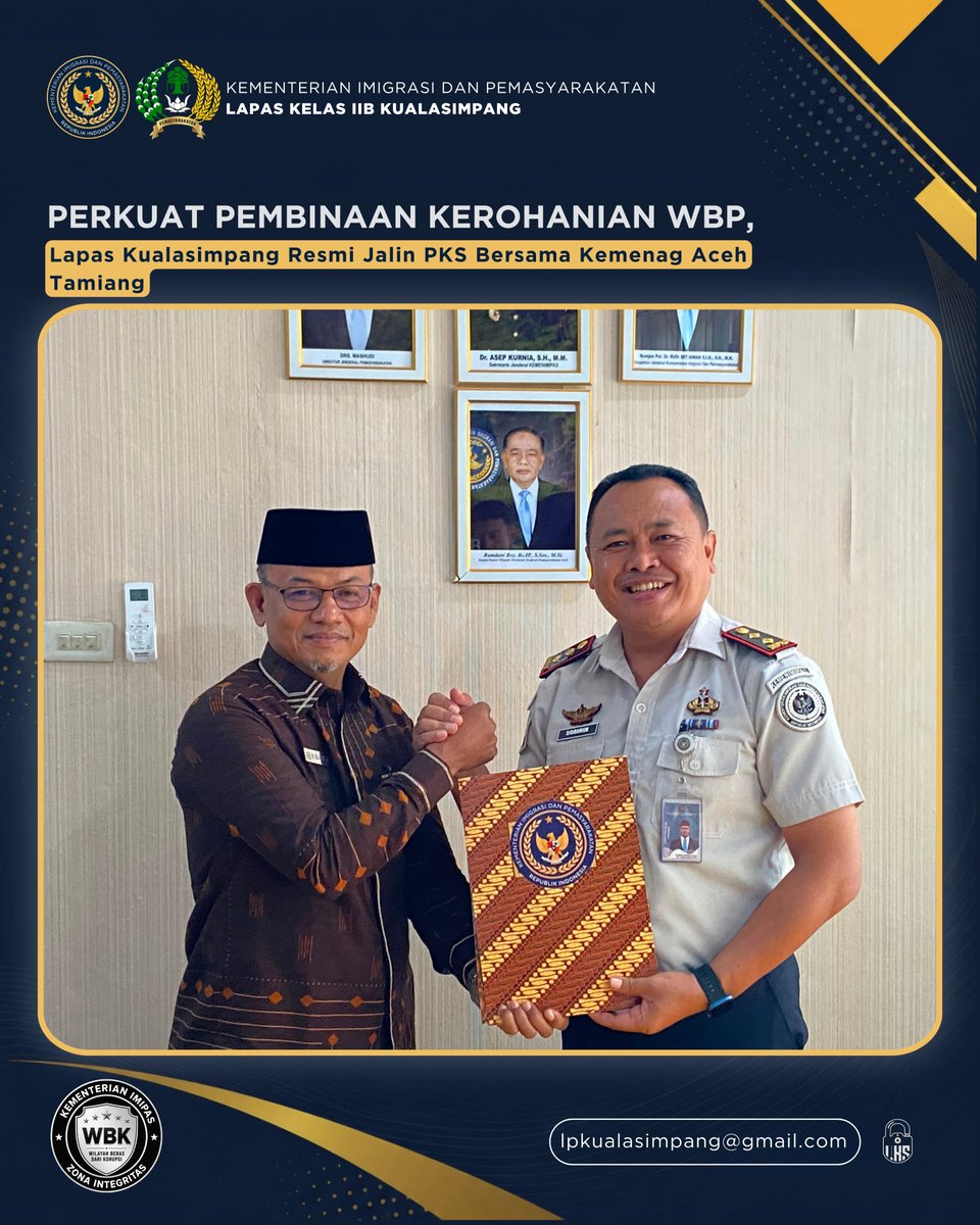 LP_Kualasimpang's tweet photo. 💢💢💢💢
Perkuat Pembinaan Kerohanian WBP, Lapas Kualasimpang Resmi Jalin PKS Bersama Kemenag Aceh Tamiang✨

#𝘬𝘦𝘮𝘦𝘯𝘪𝘮𝘪𝘱𝘢𝘴 #𝘥𝘪𝘵𝘫𝘦𝘯𝘱𝘢𝘴 #𝘥𝘪𝘵𝘫𝘦𝘯𝘱𝘢𝘴𝘢𝘤𝘦𝘩 #𝘭𝘢𝘬𝘶𝘴𝘪𝘮 #𝘱𝘦𝘮𝘢𝘴𝘺𝘢𝘳𝘢𝘬𝘢𝘵𝘢𝘯 #𝘥𝘪𝘢𝘳𝘺𝘬𝘦𝘮𝘦𝘯𝘪𝘮𝘪𝘱𝘢𝘴 https://t.co/fdR4gJTHia