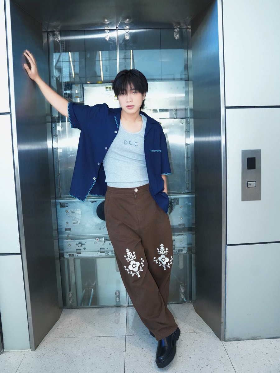 QENRYXOFFICIAL's tweet photo. blue mood but make it cool 🐶​
fit check by Decemboy​

#QENRYX
#ViralHitsMusicVision
#Decemboy https://t.co/dhcTwtCSyM