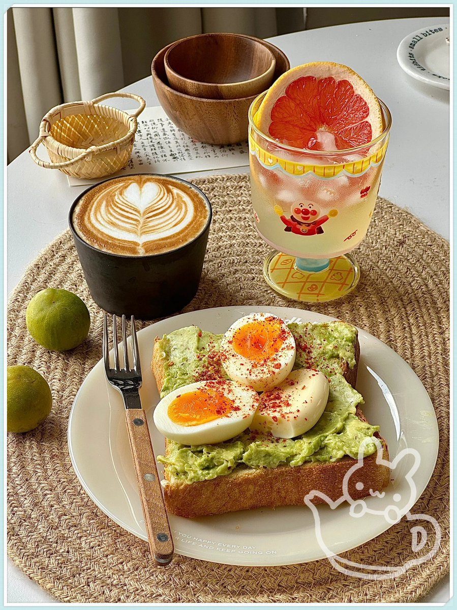 EcrinCelikic6x's tweet photo. Made a quick avocado egg toast for breakfast! Creamy avocado, runny yolk, and crispy whole-grain bread—my favorite morning pick-me-up in 5 mins ， https://t.co/w47rYtdgs0