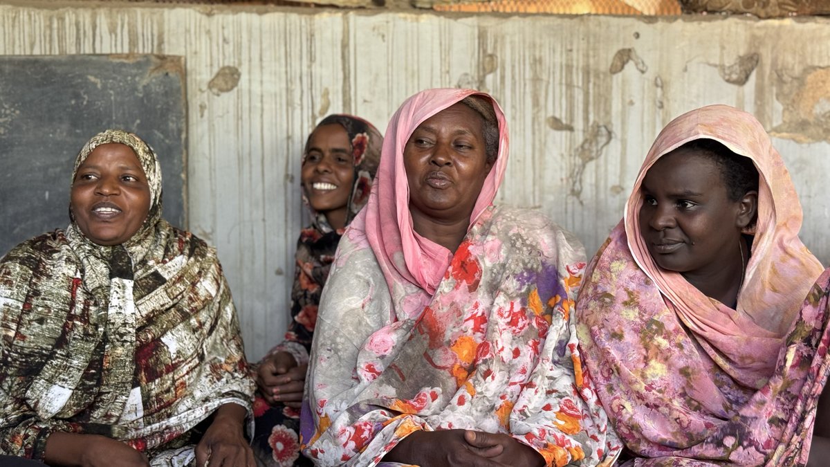 NRC_EAY's tweet photo. In Um Hani, #WhiteNile State in #Sudan, women sometimes borrowed money just to meet urgent needs.

Thanks to @Sida, they received cash assistance and training to strengthen their savings and support each other.

“This year, thank God, we haven’t borrowed any money.” - Ahlam. https://t.co/twH9fSRPIN