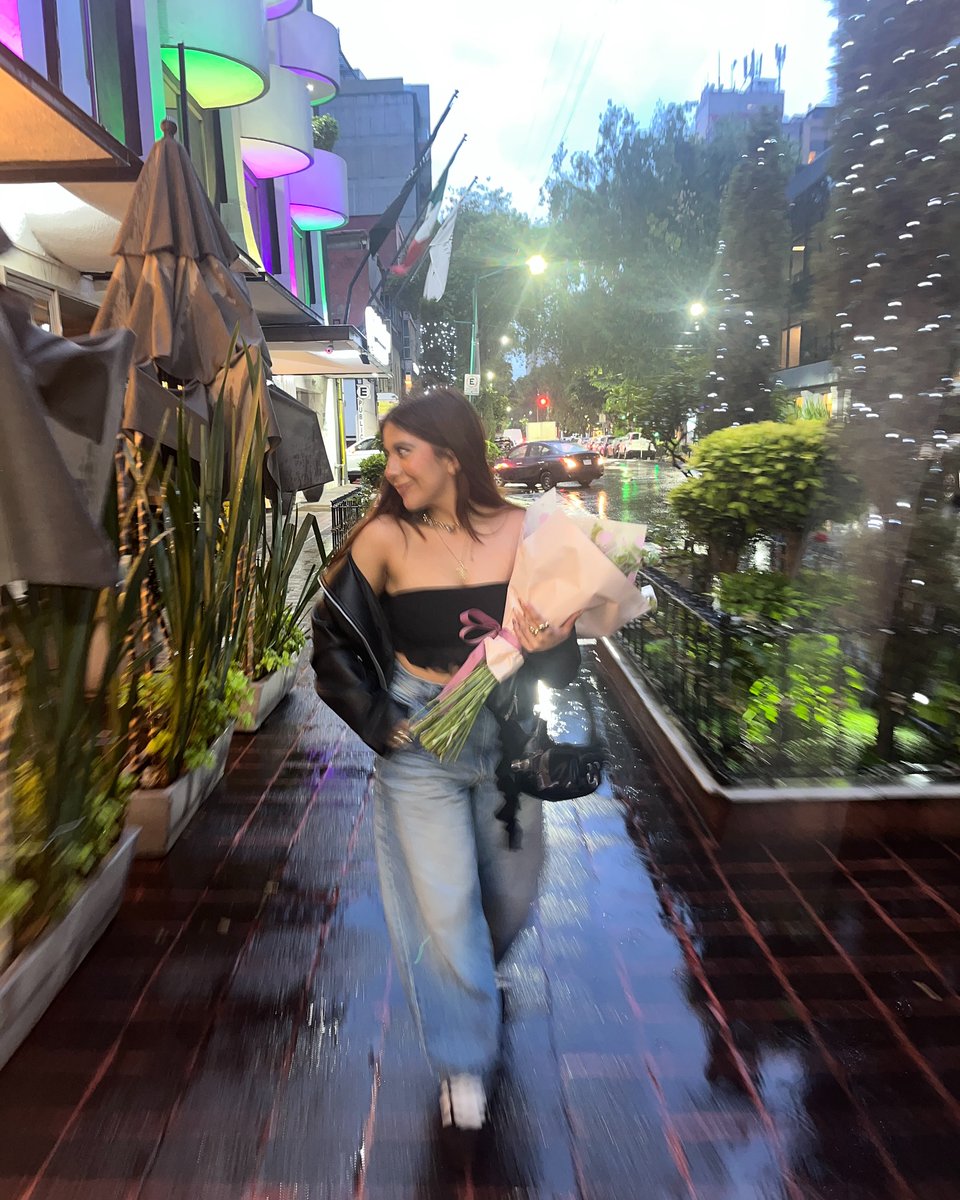 WilsonAlmab5vj's tweet photo. Getting lost around Reforma with my brother was the best. https://t.co/zALyhsm0vX