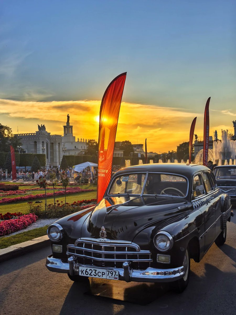 VashtiSheweq's tweet photo. The “ProDvizhenie” auto festival is taking place at VDNKh through August 2! https://t.co/b23m5pxHXr
