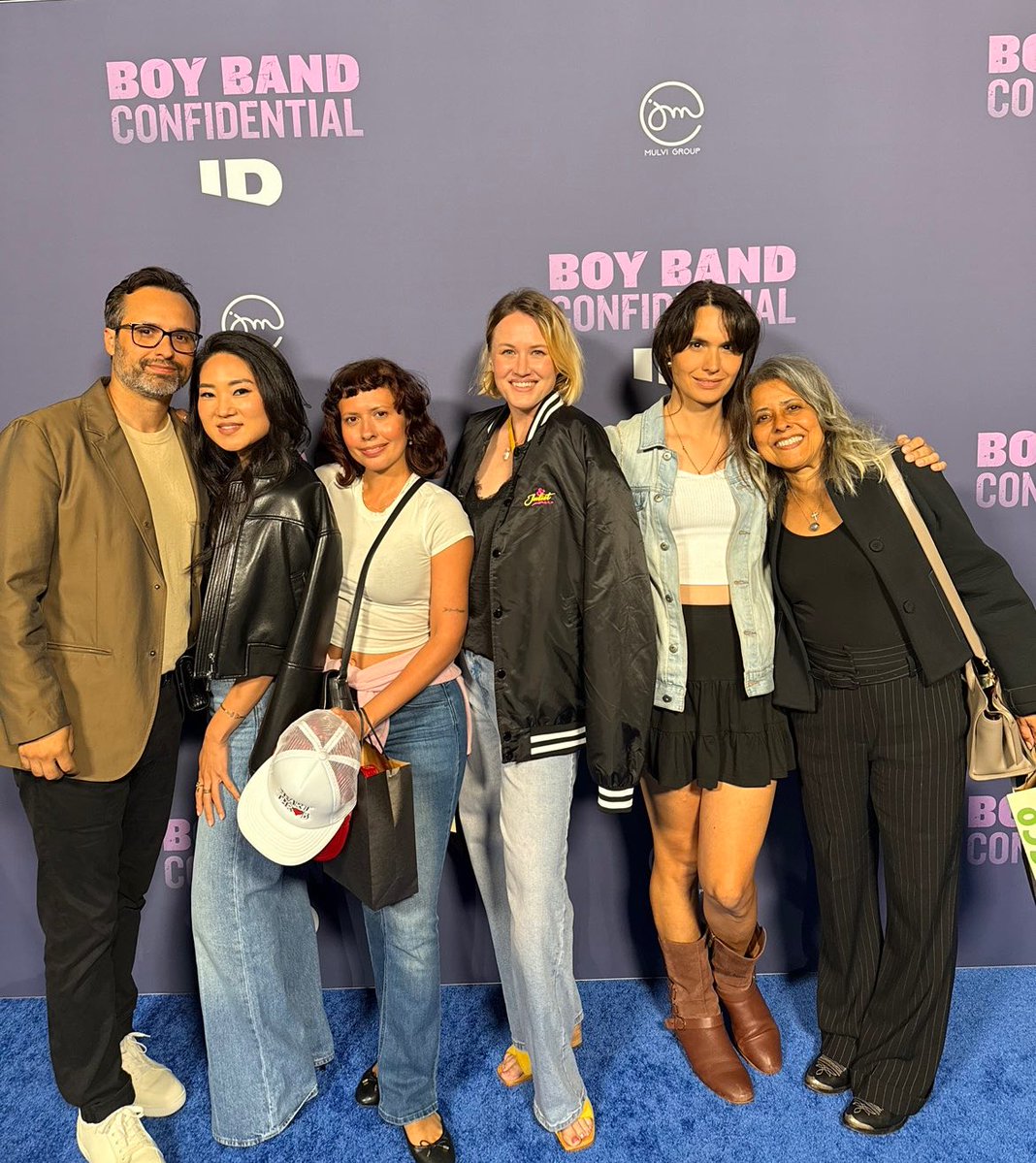 ColeneSals1w7's tweet photo. April had so many highlights. One was attending the premiere of “Boy Band Confidential. ” From Boyz II Men to NSYNC, it was a millennial teen dream. The HBO docuseries is great—I cried learning LFO’s story. https://t.co/5AmDxsKDQn