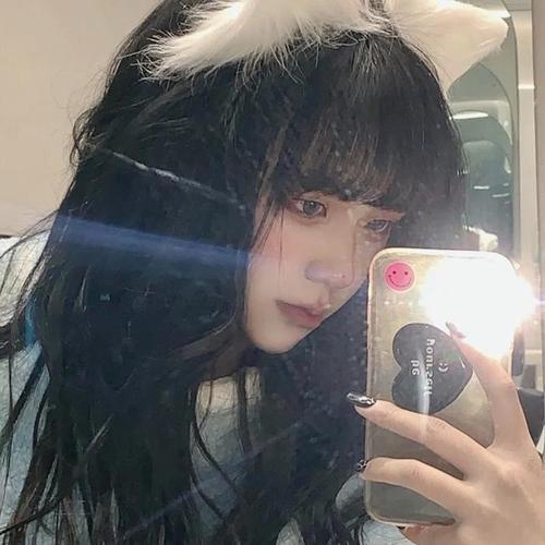 AnantMem's tweet photo. 💼 💦 🌂 🌞 🌹 Just got a new hoodie, so cozy https://t.co/ZRCFLsbT2l