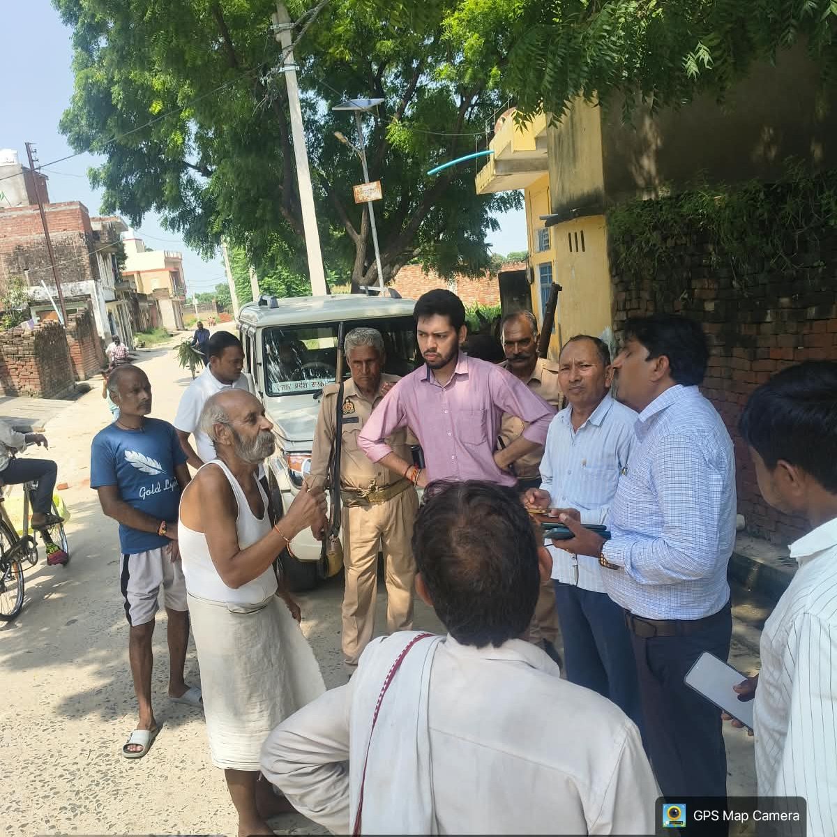 EDDSirsaganj's tweet photo. बकायेदार उपभोक्ताओं के घर-घर जाकर,  बिल का भुगतान शीघ्र करने हेतु सूचित/प्रेरित किया जा रहा है।
@UPPCLLKO
@MDDVVNL
@dvvnlagra
@dvvnlfirozabad https://t.co/195CRwUcar