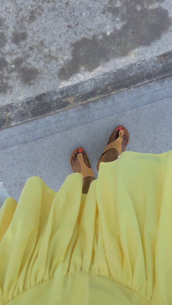 Fumilayo81's tweet photo. The joy you have when weekend is close. Decided to take a quick selfie before work, and I made my footwear last night . Of course I’m a cobbler ❤️ https://t.co/MG6fgex1kr