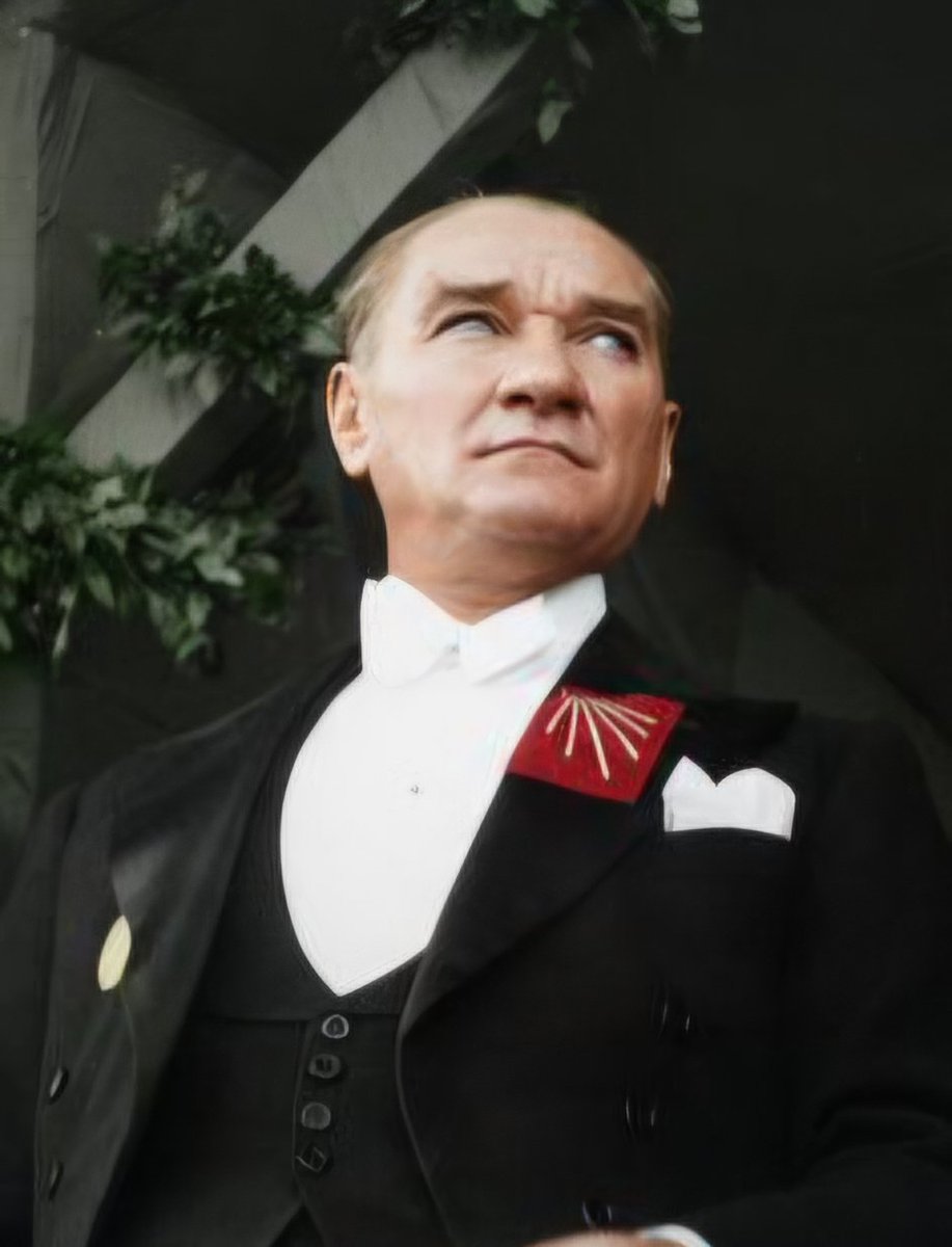 AysuBankoglu's tweet photo. Bir mücadelenin mirasçılarıyız.

​Gazi Mustafa Kemal Atatürk’ün “en büyük eserim” dediği kurucu partimiz, 103 yıllık tarihi boyunca sayısız zorlukla karşılaşmış ancak daima demokrasiyi ve hukuk devletini savunmuştur.

​Hiçbir zorluk bizi Cumhuriyet'e, demokrasiye ve halkımıza karşı sorumluluğumuzdan vazgeçiremez.

​Türkiye’nin aydınlık yarınları, ancak ileriye bakanların ve asla vazgeçmeyenlerin kararlılığıyla inşa edilecektir.

​Başta Büyük Önderimiz Gazi Mustafa Kemal Atatürk olmak üzere, Cumhuriyet Halk Partisi’ne emek vermiş, çağdaş bir Türkiye için mücadele etmiş tüm yol arkadaşlarımızı saygı ve minnetle anıyorum.

103.​ kuruluş yılımız kutlu olsun.

Yaşasın Cumhuriyet Halk Partisi! 🇹🇷