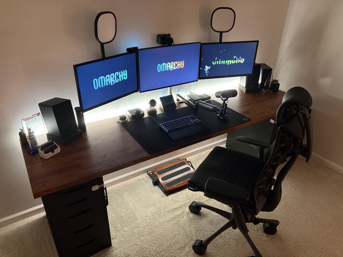 jamesgalang's tweet photo. @FrameworkPuter desktop came in and lost track of time playing with @OmarchyLinux  

It was smaller than expected but in a good way. Can you spot the framework? https://t.co/HZT6d7kRwa