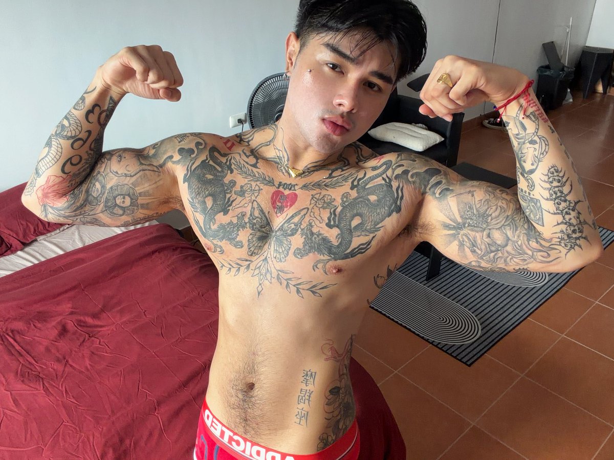 itscarloslopez's tweet photo. Yes daddy?💋 |TG🔞 https://t.co/8QK7k226n9 https://t.co/Zv0ObRYuOY