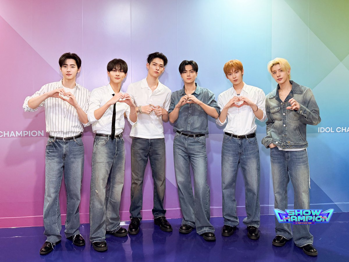 showchampion1's tweet photo. #ENHYPEN 이 
쇼요일에 #Highlight 무대하는 거 알아? 💡
ㄴ #쇼챔피언 도 그 정도는 알고 살아..🙆🏻‍♀️

ㅌㅌㅌㅌ...하이라이트..하이라이트...✨

#쇼챔피언 이 #Highlight 따라 불렀더니 🎤
옆에 #엔하이픈 이 진짜 잘 부르네 이럼 👍🏻 https://t.co/SmCOz8oZfq