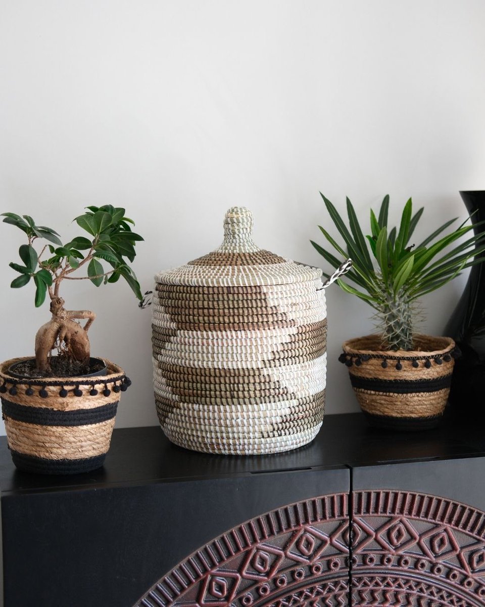 shavnyuyngah's tweet photo. Nobody's asking you to prove you're African. But it says something that Mona Lisa prints, Nordic rooms, and Western religious art in an African home raise zero eyebrows, while African decor in an African home gets called 'forced.'

More of what that could actually look like, below