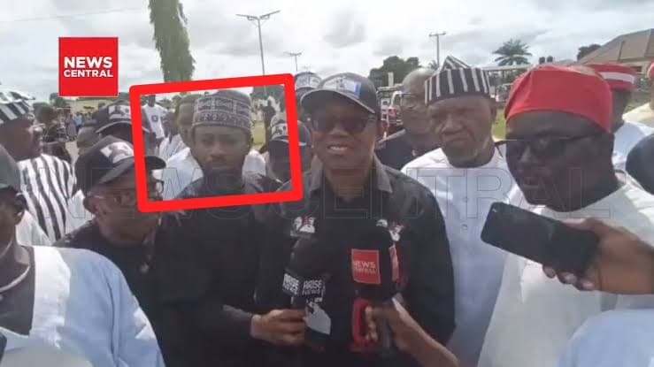 SAsekome's tweet photo. Let us forget the hypocrisy of @PeterObi for a moment...

This cløwn called @Drmopaul is from Otukpa in Ogbadibo Local Government Area of Benue State who couldn't even come to his own home to contest as a Local Government Chairman but went to contest in AMAC, because he never comes home to visit his people and is not even known by his own people.

The same cløwn followed his ignørant messiah to Benue for what they termed as a condolence visit for an incident that occurred over a year ago🤦🏾‍♂️

Did Dr. Mo come to Benue with Obi in June 2025 when the unfortunate Yelwata incident occured?

What is the motive behind bringing the Agulu fravd now when the presidential campaign has started?

The strategy was simple, reopen old wounds, remind the people of their pain and plant hate in their hearts towards the government going into the 2027 elections. 

But Benue people understood the hypocrisy and said NO!!

Dr. Mo is as shameless as the fravd he follows around🤡