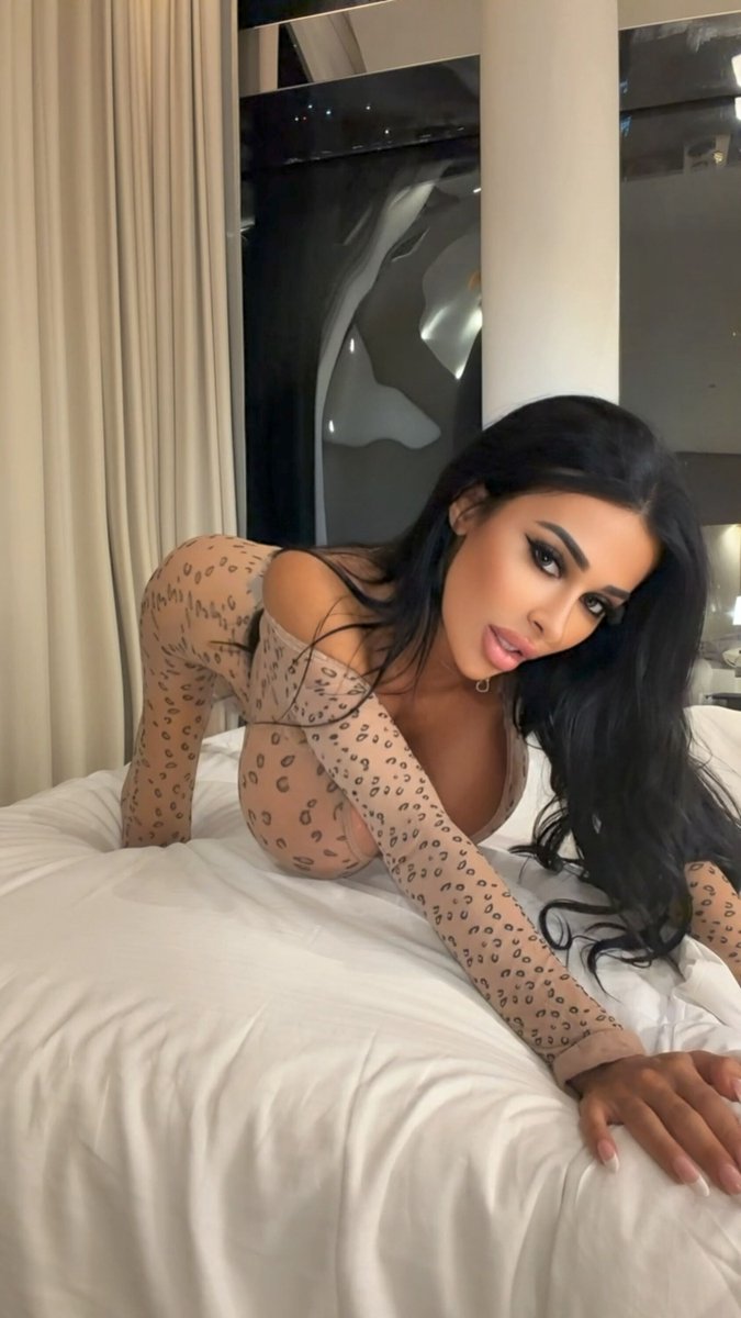 _selena_black_'s tweet photo. The perfect way to start your day 😘 https://t.co/v2e5CTOm5W