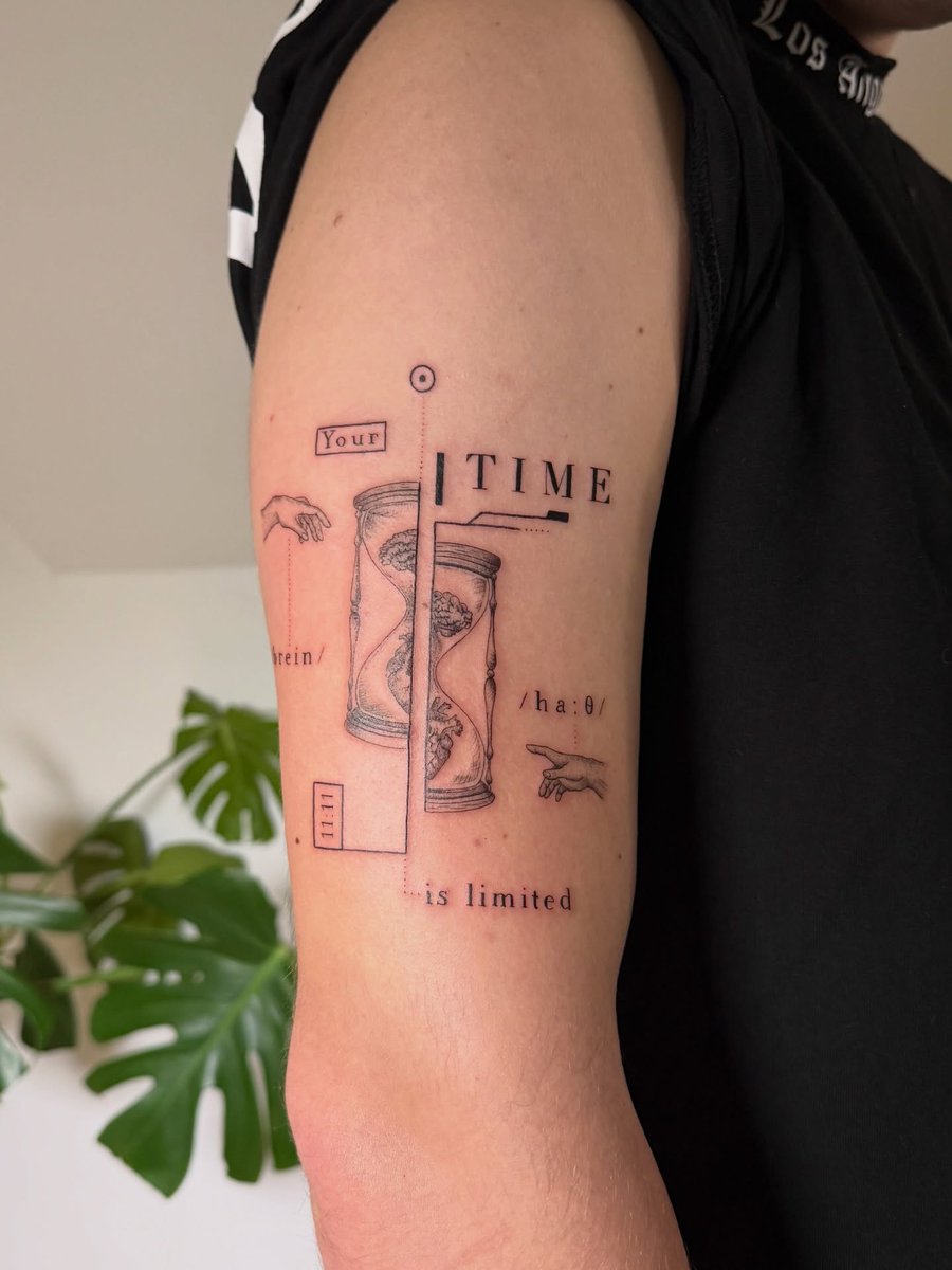 IsabellaRom6l's tweet photo. I love compositions like this. It’s already the second tattoo in this style for my client. https://t.co/0M6EP7HX3Q