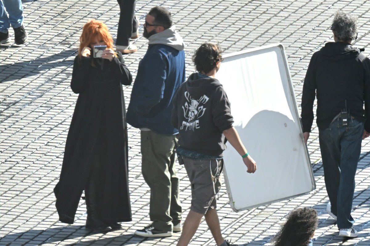 _Ludoisback's tweet photo. Mylène Farmer en tournage au Havre aujourd’hui ! https://t.co/jWn245Qm44