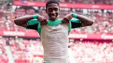 GradaBpro's tweet photo. 💰El Comité de Disciplina multa y amonesta al delantero del @GironaFC por celebrar su gol frente al Real Sporting mostrando una camiseta en la que se leía: DIOS TIENE EL CONTROL. https://t.co/fnSBwEfEIw