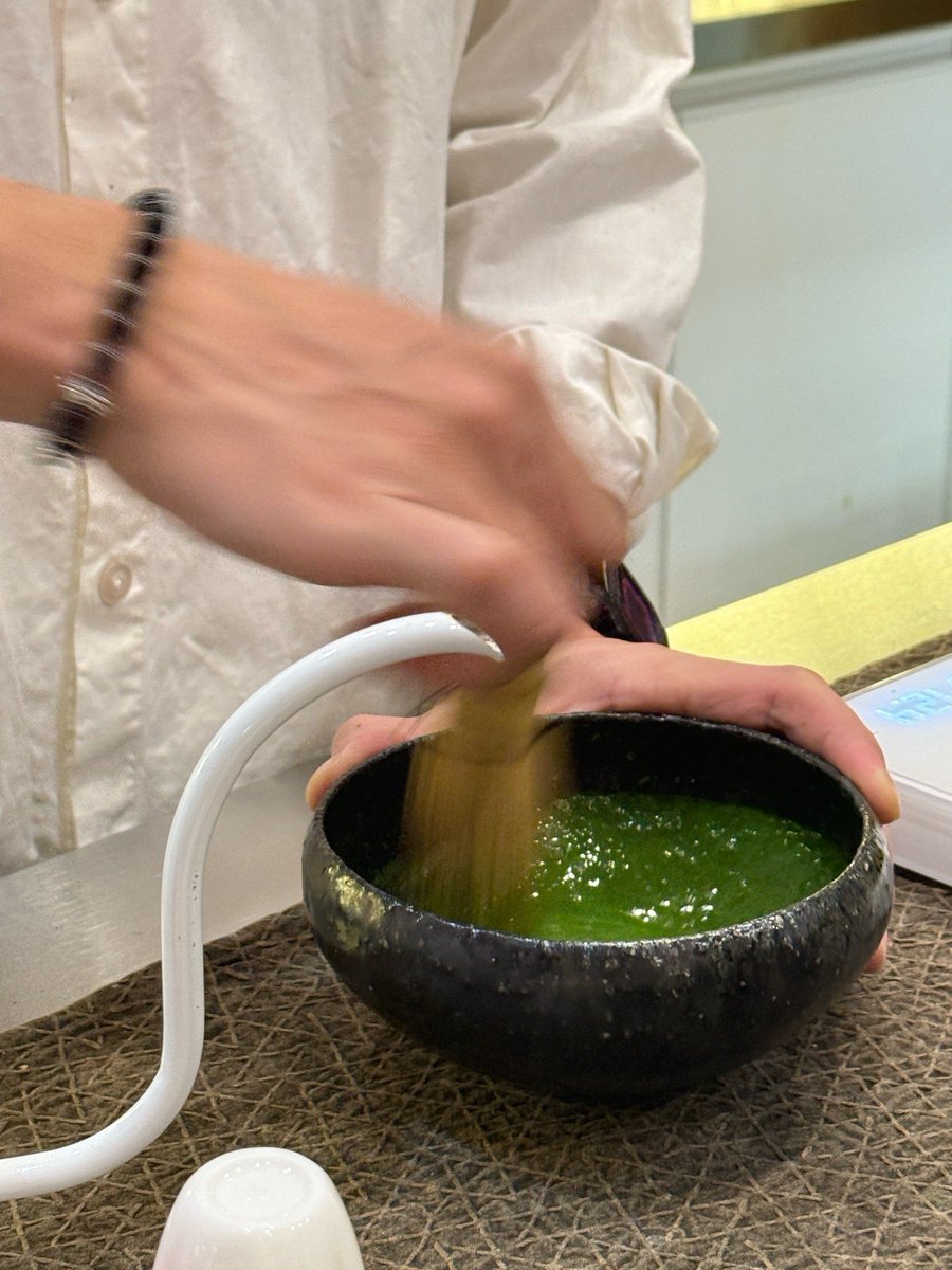 EmilyBanks5613's tweet photo. [Tried a 15-min matcha latte latte art workshop today—mastered a wobbly heart that’s still better than my old blob! Small wins = big vibe boost ]， https://t.co/UfIEpRo5eu