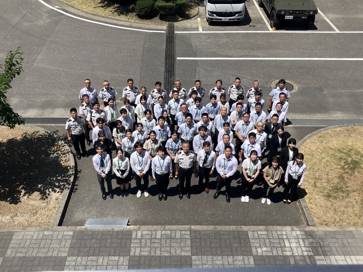 pcokanayama's tweet photo. 【予備自衛官補採用行事】
「身が引き締まります！」
「楽しみが待ってます♪」

#予備補
#自衛官募集 https://t.co/wn25R1dTJ6