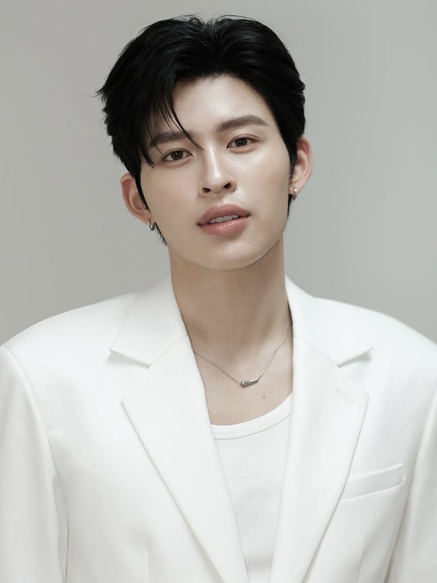 HaloOceanVote's tweet photo. 🎉Congratulations to Pond Naravit on being nominated for 2026 THE BEST ASIAN RISING STAR

🔗https://t.co/P1N99m7Kx8

🎫Log in to get 3 tickets every day 
📅Deadline: 20:00, Sep.20, 2026(BKK)

#ppnaravit #PondPhuwin 
@ppnaravit @ppnaravit_home @PPWjourney https://t.co/9eAygPDVbR