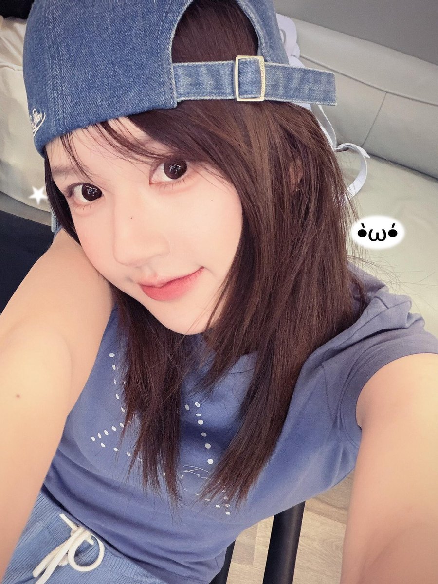 jujuyms18i's tweet photo. ปาท่องโก๋กินแล้วน่ารักขนาดนี้เลยหรอ 🥹🤲🏻

#จ้าวลู่ซือ #赵露思 #Zhaolusi https://t.co/r3aD7rE9oC