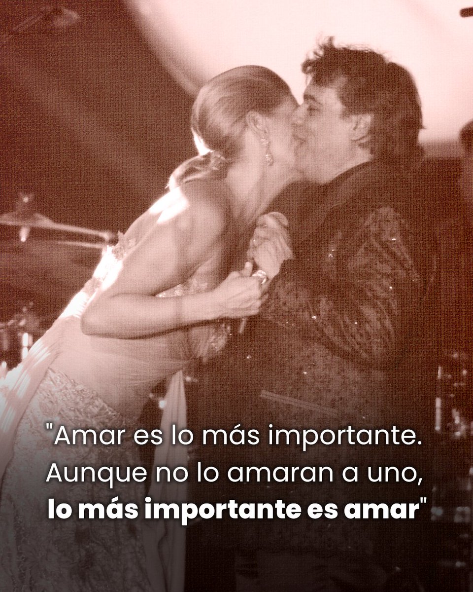 soyjuangabriel's tweet photo. Revivimos 3 frases memorables de la entrevista entre Juan Gabriel y su eterna amiga Maite Delgado ❤️ ¿La recuerdas? 🌹✨ https://t.co/2Jntp1drS1