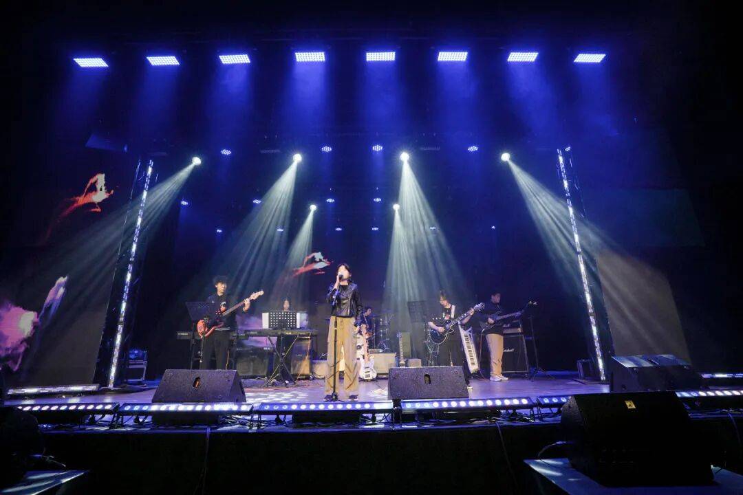 LyleLanphear's tweet photo. Catch the mesmerizing indie band's live set tonight at Downtown Hall—raw vocals, killer guitar riffs, and vibes you don’t wanna miss! https://t.co/cOTngtnkvZ