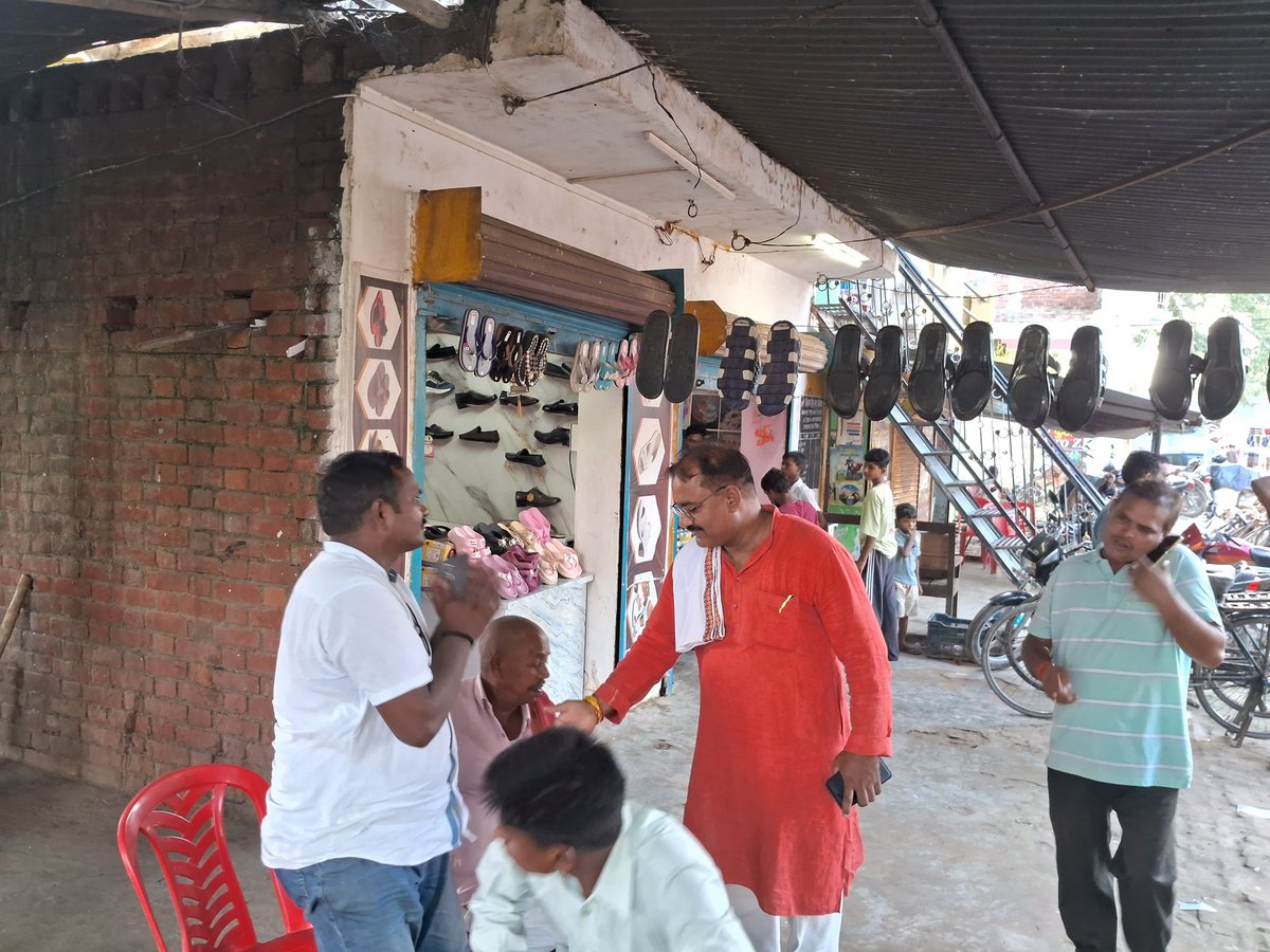 gana_advocate's tweet photo. 244 विधानसभा रामपुर खास जनसंपर्क के क्रम में रामपुर बावली बाजार में 
@BJPOrganisation 
@blsantosh_b
@TawdeVinod 
@NagendraNathBJP
@Dharmpalsingh https://t.co/XDAdrufYJY