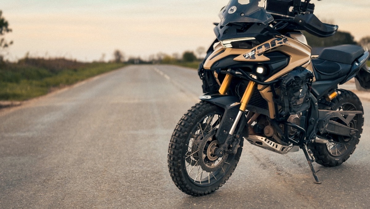 AlidaKarchxu's tweet photo. Went out to film something simple… ended up remembering why we ride. Quiet roads, big skies, and a bike I trust. Fresh Mitas tyres soon, with 1, 000+ miles ahead. 11 days to go. LEJOG is getting very real. https://t.co/nnton6d77H