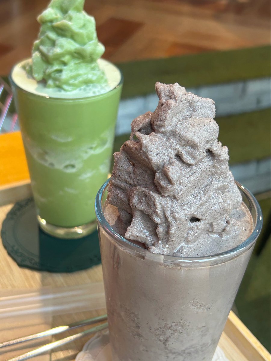 hamdongibap's tweet photo. 산처럼 쌓아주는 스무디 🫰🏻 https://t.co/cqO4MFoon2