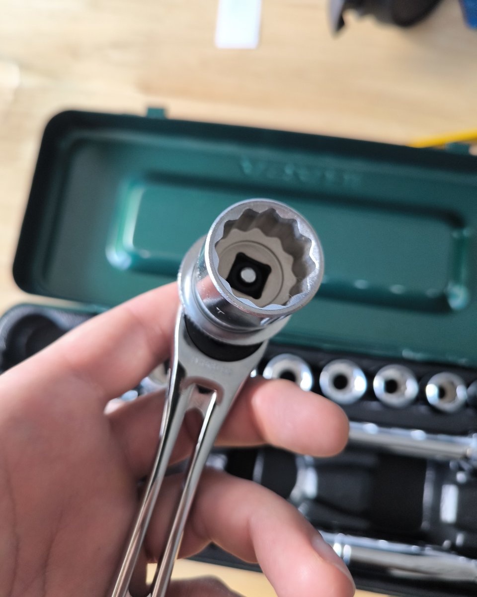 NoeliaHerrqm's tweet photo. Photos from new French partner ATMS

SAS Associated Technicians Marine Support
3/8" SQ lightweight ratchet handle and speed disk collaboration
LVR3180: 180 mm, 72 teeth, 180 g, Good Design Award 2017
VQ0300 Speed Disk for 3/8" SQ ratchet handle https://t.co/FPQg5njXMh