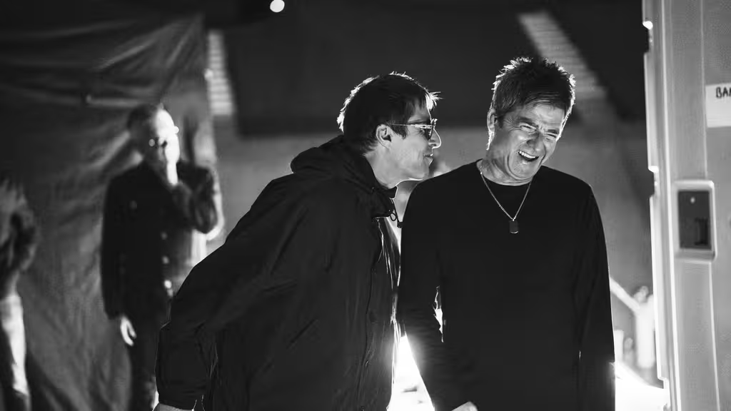 franceinfo_cult's tweet photo. "Oasis: Don't Look Back in Anger" : un documentaire superficiel sur la tournée de 2025, sauvé par des extraits de concert percutants @oasis #Cinema #documentaires #Sortiesdefilms @DisneyFR  #musique
https://t.co/TjRudAahgM https://t.co/nc9GrI6Mg7