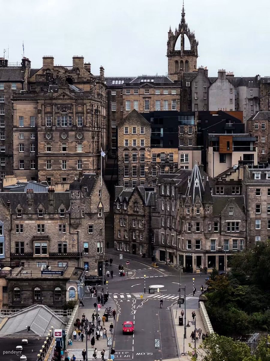 PrettyCitiesX's tweet photo. Edinburgh, Scotland 🏴󠁧󠁢󠁳󠁣󠁴󠁿 https://t.co/qy7I9RAaqr