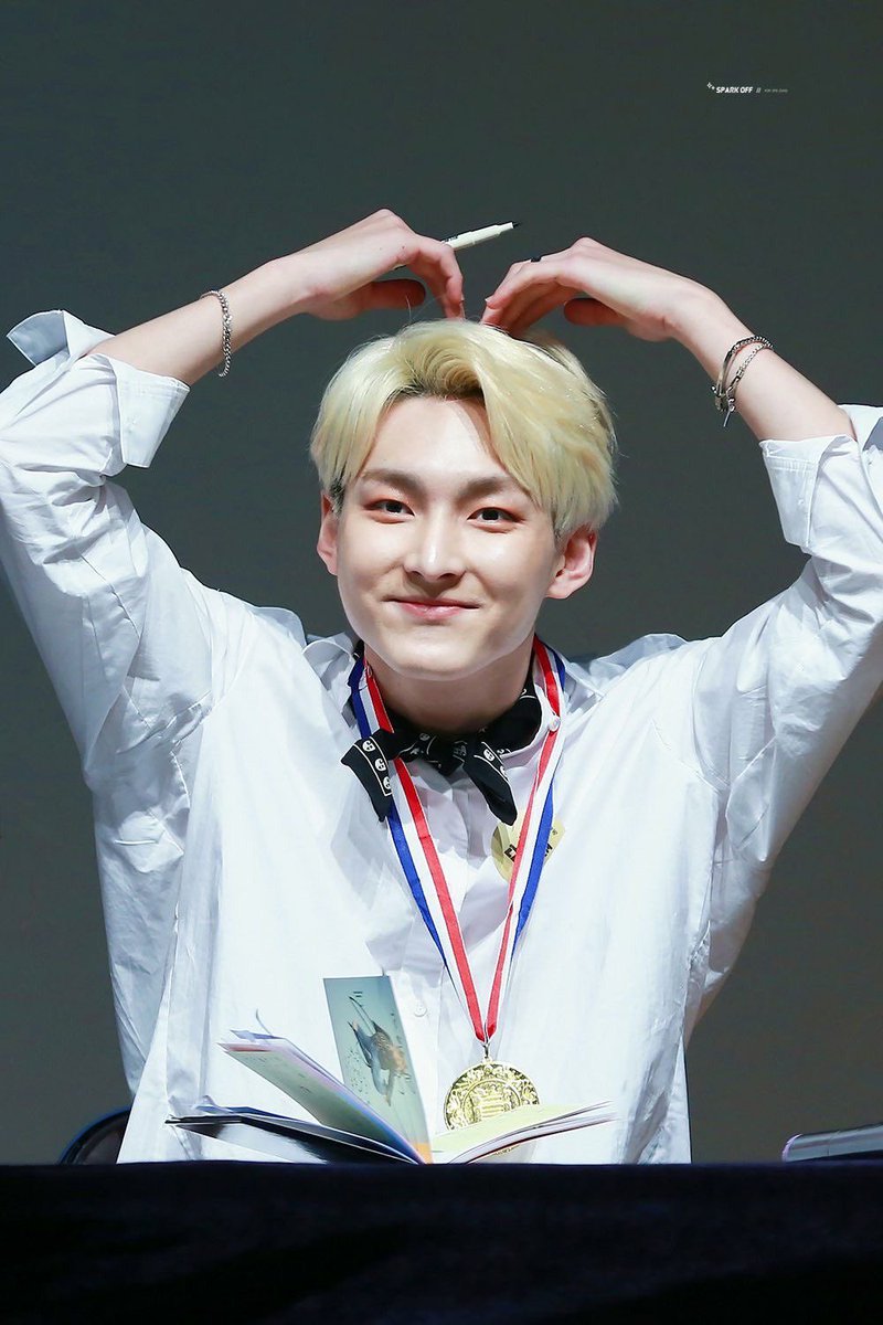 zuhorw9674's tweet photo. ＃ハートアクション
￼￼￼￼#ジュホ #주호 #ZUHO #백주호
画像はPinterestから🙏 https://t.co/UpidkMAxh0