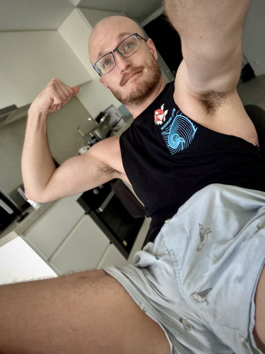 just1moregulp's tweet photo. Here’s a few more from this morning 😛
#footfetısh #boxers #gay https://t.co/DgZkgBzSvO
